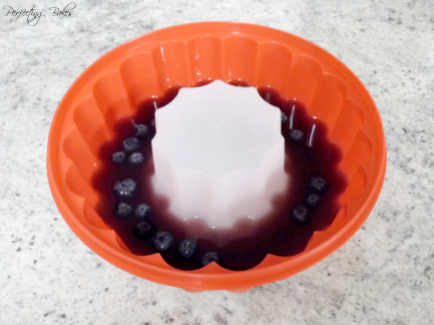 Blueberry jelly layer in mould